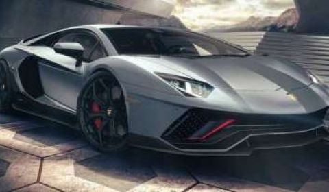 Lamborghini will build an additional 15 Aventadors due to the fire on the cargo ship