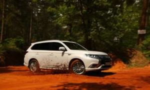 New Mitsubishi Outlander PHEV review: the popular hybrid driven
