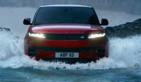 The new Range Rover Sport is presented with a historic rise on the dam overflow