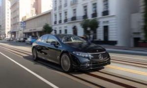 2022 Mercedes-Benz EQS450+ Electrifies Luxury