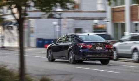 2021 Toyota Camry XLE Hybrid Fixes Some Minor Flaws