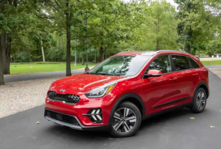 2020 Kia Niro PHEV Review: Old-School Hybrid With Old-School Issues